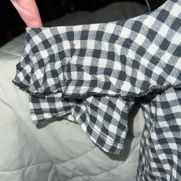 American Eagle Gingham Cold Shoulder Top - Picture 3 of 10